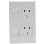 PDL DOUBLE VERTICAL SWITCHED SOCKET OUTLET - 10A, WHITE