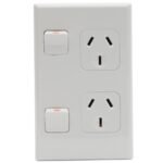 PDL DOUBLE VERTICAL SWITCHED SOCKET OUTLET - 10A, WHITE